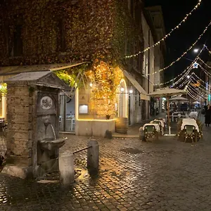 https://suite-sarandrea.it-romehotels.com