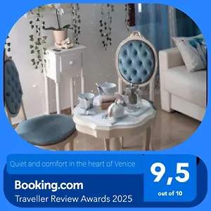 Quiet And Comfort In The Heart Of Venezia